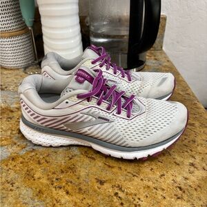 Brooks Ghost 12 size 7